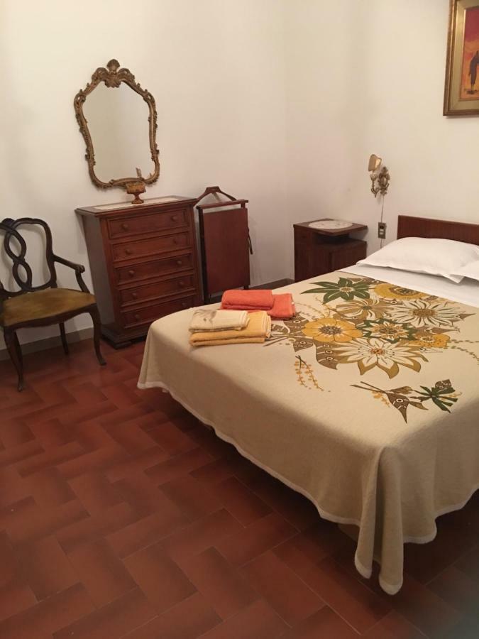 Casa Degli Zii Appartamento Letizia Luni Dış mekan fotoğraf
